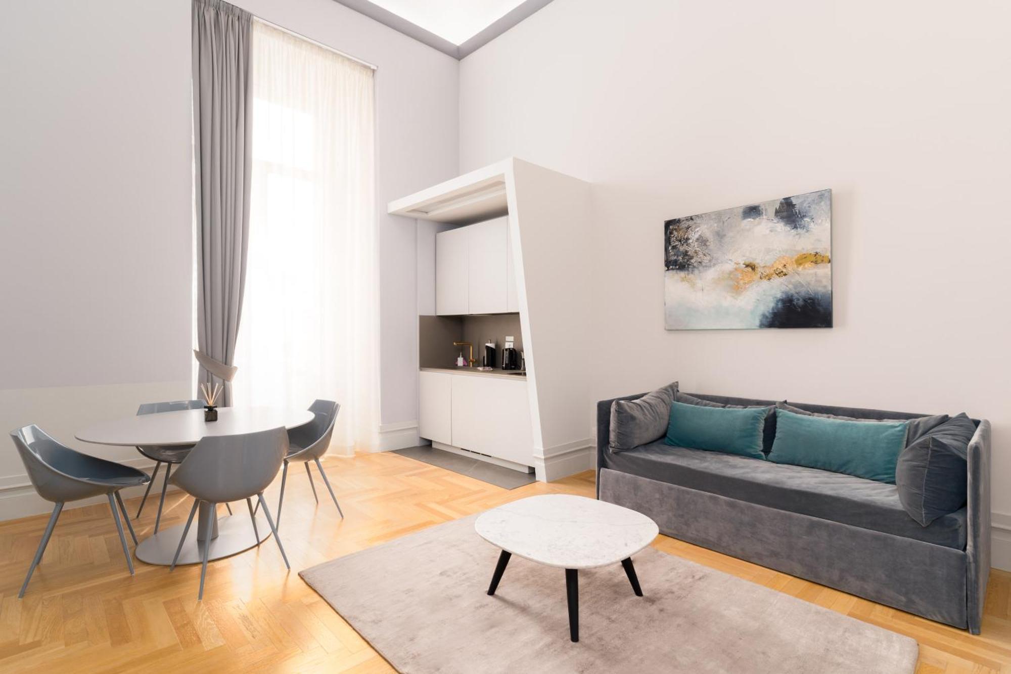 Limehome Lecce Palazzo Bn ภายนอก รูปภาพ