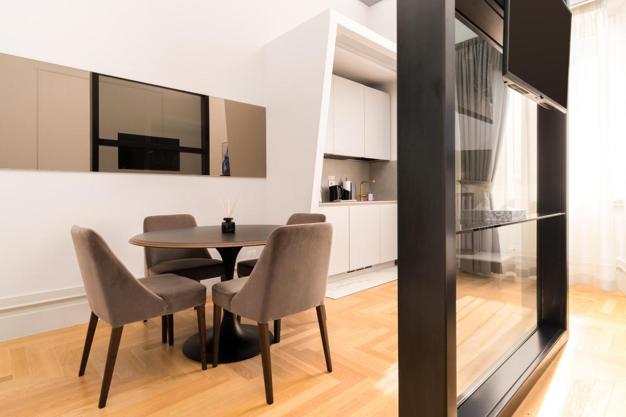 Limehome Lecce Palazzo Bn ภายนอก รูปภาพ